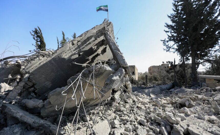 సిరియా పామిరా సమీపంలో ఇజ్రాయెల్ సైనిక విమానాశ్రయాన్ని తాకిందని యుద్ధ మానిటర్ పేర్కొంది