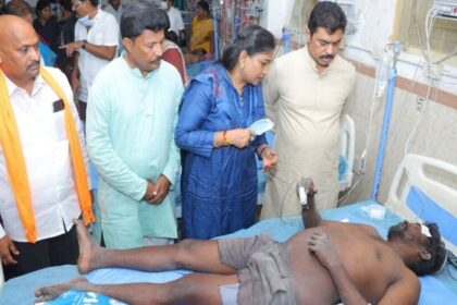 అనకపల్లి పేలుడు: అనకాపల్లి పేలుడు పేలుడు మృతుల రూ .15 లక్షల ఎక్స్ గ్రేషియా గ్రేషియా, బాధితులకు హోంమంత్రి అనిత పరామర్శ పరామర్శ