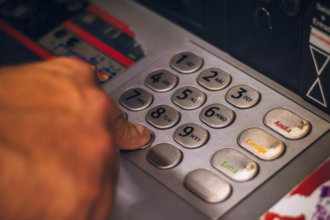 ఆ దేశం జనాభా 11 వేలు మాత్రమే; ప్రధానితో తొలి ఏటీఎం ఓపెనింగ్