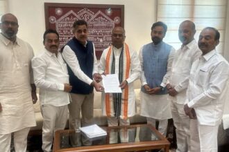ఢిల్లీకి చేరిన కంచ గచ్చిబౌలి గచ్చిబౌలి భూముల భూముల .. కేంద్రం కేంద్రం జోక్యం జోక్యం?