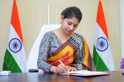 తలేంగాణ హైదరాబాద్ ల్యాండ్ రోలో AI ఇమేజ్‌ను తిరిగి మార్చిన IAS అధికారిని బదిలీ చేస్తుంది