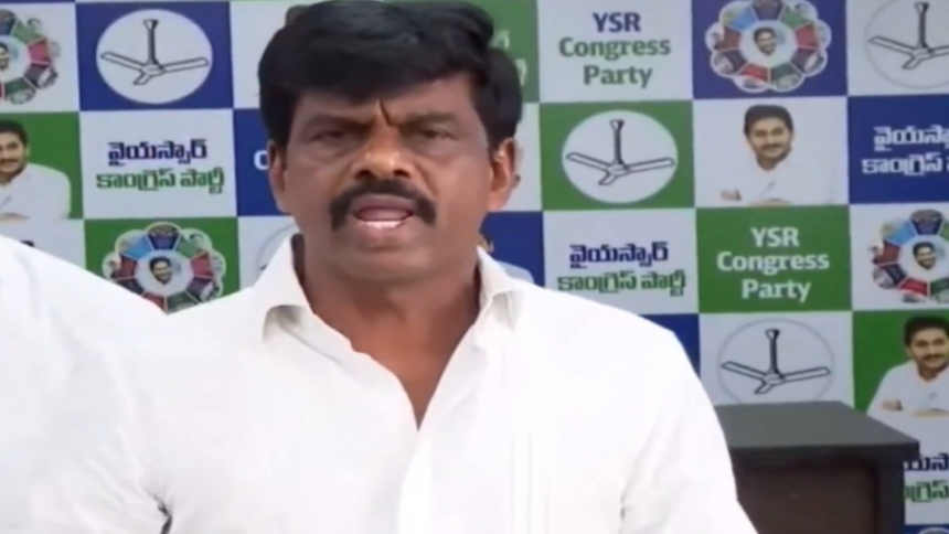 'నా నా పిక్క మీద మీద కూడా)