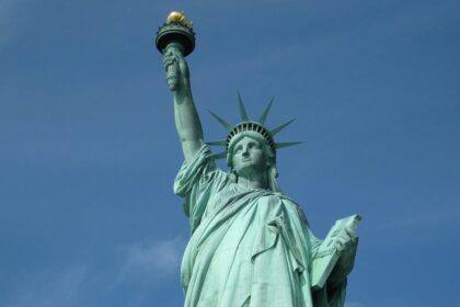 న్యూయార్క్‌లోని హడ్సన్ నదిలో హెలికాప్టర్ క్రాష్ అవుతుంది, మరణాలు భయపడ్డాయి: నివేదికలు