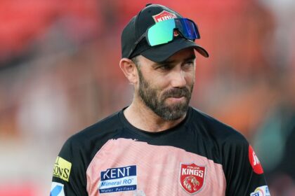 పంజాబ్ రాజులు గెలిచిన మొమెంటంను తిరిగి పొందటానికి గ్లెన్ మాక్స్వెల్ ను వదలమని శ్రేయాస్ అయ్యర్ కోరాడు