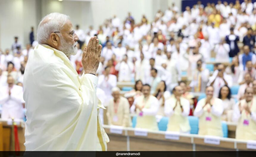 పిఎం మోడీ శాంతి మరియు సామరస్యం కోసం గ్లోబల్ శ్లోకంలో చేరారు