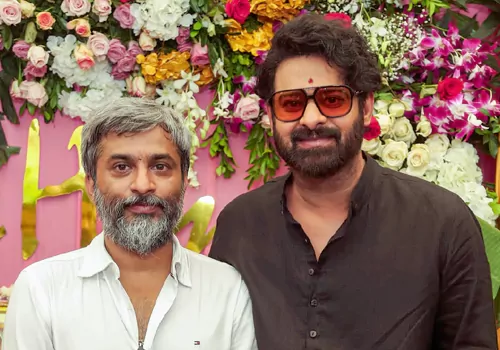 ప్రభాస్ 'ఫౌజి'కి షాకింగ్ బడ్జెట్ .. పుష్ప రెండు పార్టులు కలిపినా కలిపినా అంత లేదు!