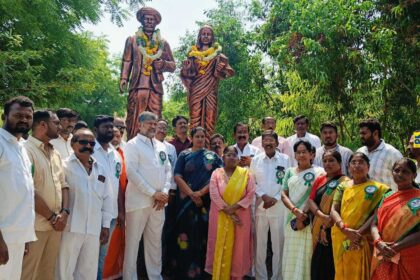 బీసీ సంఘాల ఆధ్వర్యంలో పూలే జయంతి వేడుకలు