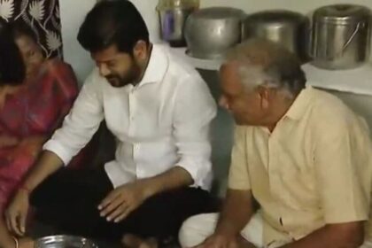 భద్రాడ్రి కోథాగుడెమ్: తులసక్కా సన్న బియ్యం బువ్వ ఎట్లున్నది ఎట్లున్నది .. లబ్ధిదారులతో సీఎం సీఎం భోజనం!