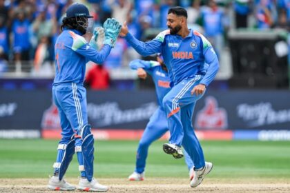 మాజీ ఇండియా బిసిసిఐ కోయిలో స్పిన్ బౌలింగ్ కోచ్ కావడానికి వివాదంలో నటించింది. అనిల్ కుంబుల్ లేదా హర్భాజన్ సింగ్ కాదు