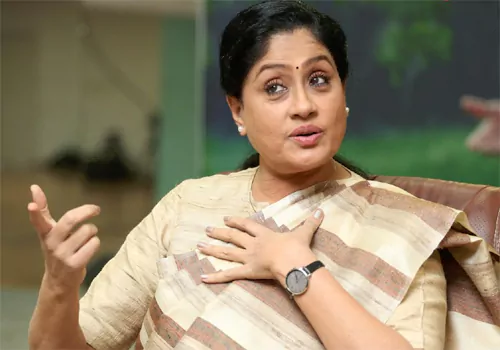 మీకసలు బుద్దుందా .. విజయశాంతి విజయశాంతి ఫైర్ ..!