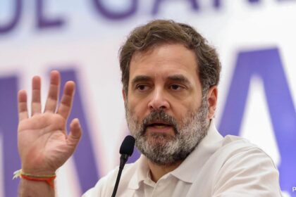 "మీరు మా గురించి సుంకాల గురించి ఏమి చేయబోతున్నారు" అని రాహుల్ గాంధీ ప్రభుత్వాన్ని అడుగుతాడు