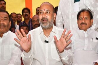 విష సర్పాల కంటే కంటే డేంజర్ పార్టీ- ఎంఐఎం- ఎంఐఎం, కాంగ్రెస్ కాంగ్రెస్ కేంద్ర మంత్రి బండి సంజయ్ సంజయ్ సంజయ్