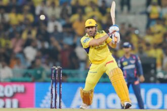వీరెండర్ సెహ్వాగ్ Ms ధోని మరియు CSK ని ప్రస్తావించినందుకు మాజీ టీమ్‌మేట్‌ను దారుణంగా ట్రోల్ చేస్తాడు. కారణం ...