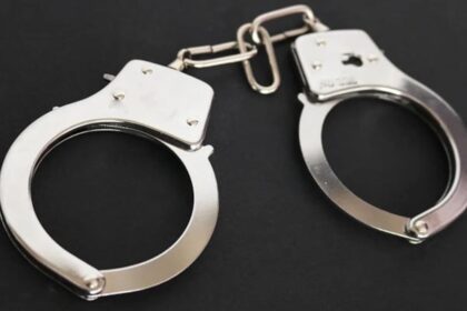 వీసా ఉల్లంఘనల కోసం 15 విదేశీ పౌరులు Delhi ిల్లీ నుండి బహిష్కరించబడ్డారు