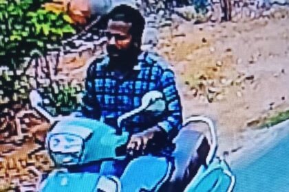 వృద్ధురాలిని నమ్మించి రూ రూ .3 లక్షలు లక్షలు చోరీ ..