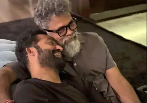 సుకుమార్ పై వాలిపోయిన ఎన్టీఆర్..ఇద్దరి కాంబోలో కాంబోలో సినిమా రాబోతుందా!