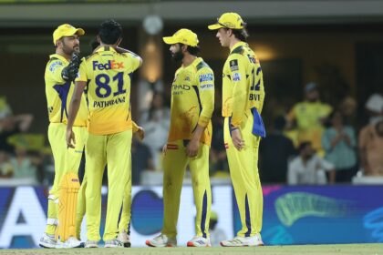 CSK బ్యాటింగ్ కోచ్ మైక్ హస్సీ యొక్క 'మేము భయాందోళనకు వెళ్ళడం లేదు' వ్యాఖ్య ఐపిఎల్ 2025 లో ఆర్‌సిబి ఘర్షణకు ముందు