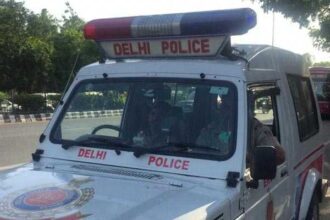 Delhi ిల్లీ వ్యక్తి టీనేజ్ తలను సిలిండర్‌తో చూసి భార్యతో పట్టుకున్న తర్వాత అతనిని చూస్తాడు: పోలీసులు
