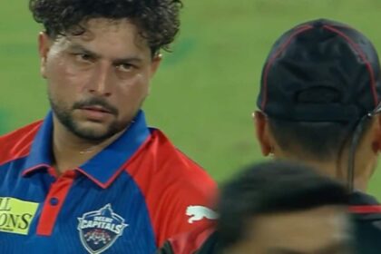 Drs కాల్ అతనికి వ్యతిరేకంగా వెళ్ళిన తరువాత కుల్దీప్ యాదవ్ అంపైర్ మీద చల్లగా కోల్పోతాడు. చూడండి