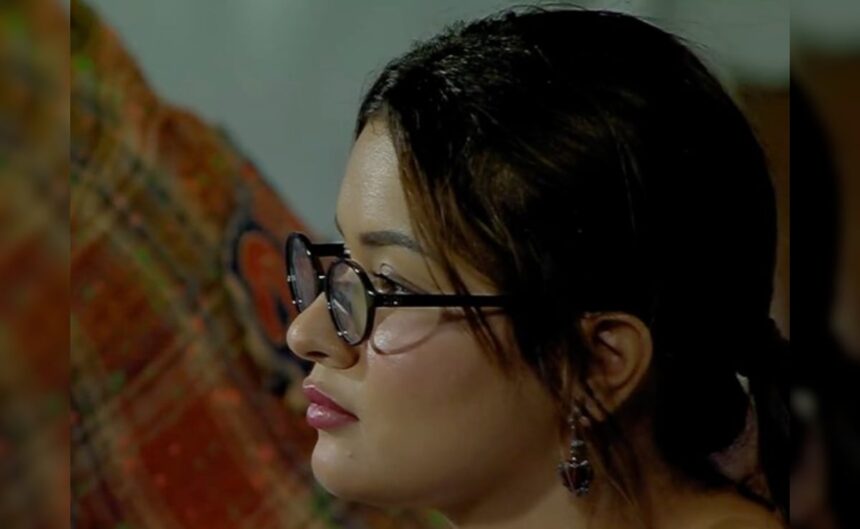 MI VS GT IPL 2025 మ్యాచ్ కోసం స్టాండ్లలో AVneet కౌర్. ఇంటర్నెట్ అతిగా వెళుతుంది