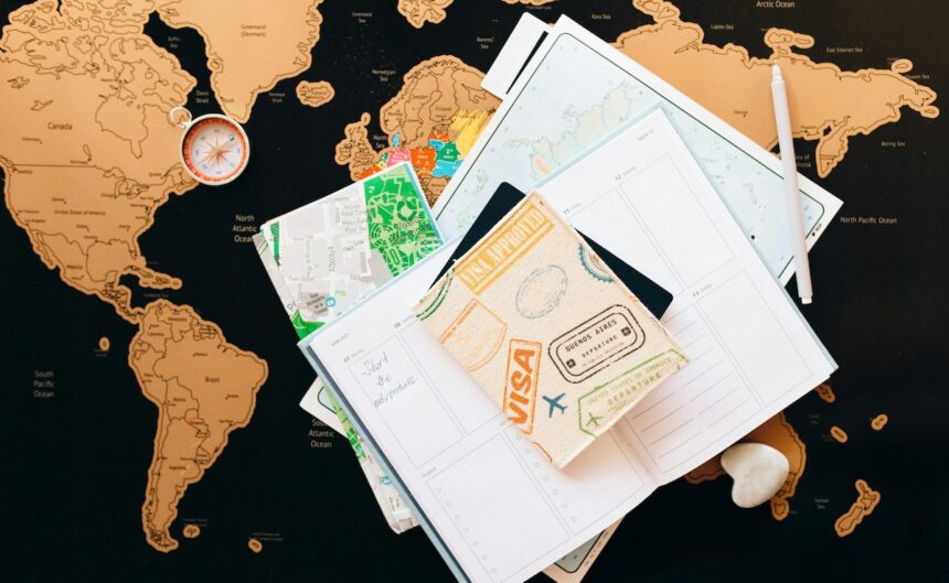 అంతర్జాతీయ ప్రయాణానికి మీరు కలిగి ఉన్న 5 ముఖ్య పత్రాలు