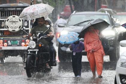 ఉరుములు, మెరుపులు, భారీ వర్షంతో వణికిన ఢిల్లీ; నలుగురు నలుగురు