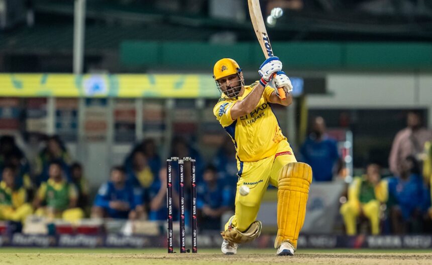 ఎంఎస్ ధోని వింటేజ్ మోడ్‌ను విప్పాడు ఆండ్రీ రస్సెల్ ఆఫ్ ఆండ్రీ రస్సెల్ సిఎస్‌కె కెకెఆర్‌ను ఓడించాడు. చూడండి