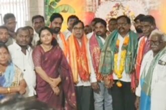 ఎట్టకేలకు కోర్టు కోర్టు జోక్యంతో అరవ అరవ పెళ్లి శ్రీ యోగానంద లక్ష్మీనరసింహస్వామి దేవాలయ చైర్మన్ చైర్మన్ చైర్మన్