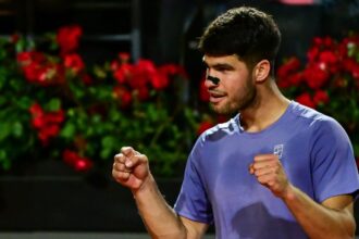 కార్లోస్ అల్కరాజ్, అలెగ్జాండర్ జ్వరెవ్ గత 16 లో ఇటాలియన్ ఓపెన్‌లోకి మార్చారు