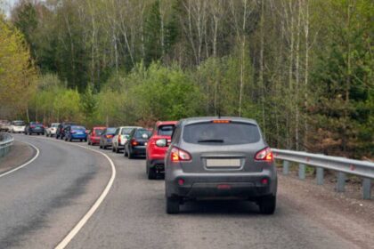 కాళేశ్వరంలో భారీగా ట్రాఫిక్‌ జామ్‌ జామ్‌ .. అడవిలో అడవిలో భక్తుల ఇబ్బందులు .. తప్పని తప్పని తప్పని తప్పని