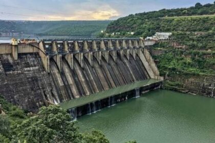 కృష్ణమ్మ కృష్ణమ్మ - నిండుకుండలా నిండుకుండలా, శ్రీశైలానికి శ్రీశైలానికి కొనసాగుతున్న వరద ..!