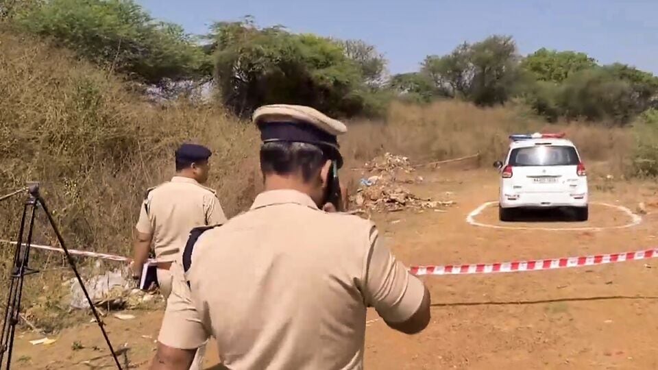 కోడలిని కోడలిని, యాక్సిడెంట్‌గా నమ్మించడానికి బైక్‌తో లాక్కెళ్లిన అత్తమామలు అత్తమామలు