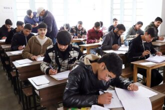 గ్రామీణ జిల్లాలు టాప్ పాస్ శాతాన్ని భద్రపరుస్తాయి