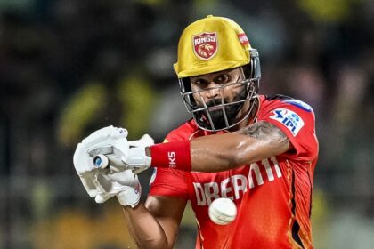 చెన్నై సూపర్ కింగ్స్‌పై విజయం సాధించిన తరువాత శ్రేయాస్ అయ్యర్ బిసిసిఐ పెద్ద శిక్షను ఇచ్చాడు. కారణం ...