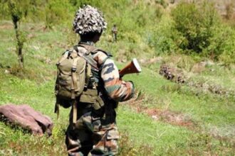 జమ్మూ మరియు కాశ్మీర్ సాంబా జిల్లాలో సొంత రైఫిల్ నుండి బుల్లెట్ గాయంతో సైనికుడు మరణిస్తాడు