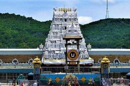 తిరుమల శ్రీవారి భక్తులకు అలర్ట్ - మే 4 న స్థానికులకు దర్శన టోకెన్లు టోకెన్లు టోకెన్లు