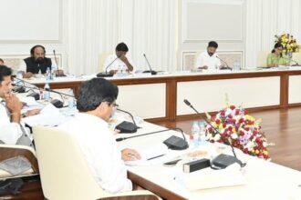 త్వరలోనే తెలంగాణ కేబినెట్ కేబినెట్ - ఆ ఆ ఆ ఆరుగురు ఎవరు ఎవరు ఎవరు ......? - తెలంగాణ క్యాబినెట్ విస్తరణ ఈ నెల చివరి నాటికి లేదా జూన్ మొదటి వారం,