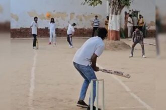 నైట్ రైడర్స్ రాజధానులను 'జైలు ప్రీమియర్ లీగ్' కు ఓడించాడు. వీడియో