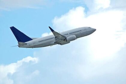 పదో తరగతి పరీక్ష ఫలితాల్లో ఫలితాల్లో ప్రతిభ .. విద్యార్థులకు ఉచితంగా విమాన ప్రయాణం ప్రయాణం