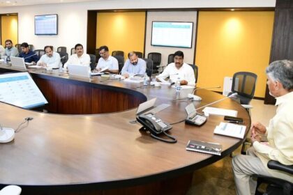 ప్రతీ రహదారి పనికి డెడ్ లైన్ ... వర్షాకాలం వర్షాకాలం రోడ్లు రోడ్లు పూర్తి కావాలి - సీఎం సీఎం సీఎం