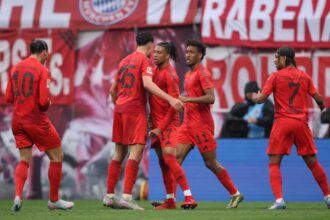 బేయర్న్ మ్యూనిచ్ బుండెస్లిగా ఛాంపియన్స్ కిరీటం ఇచ్చాడు, బేయర్ లెవెర్కుసేన్ 2-2 డ్రాగా నిలిచాడు