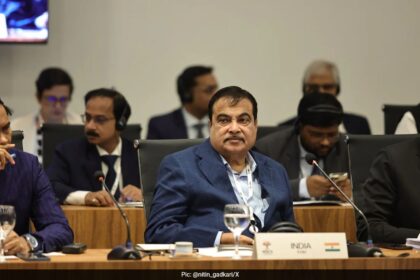 బ్రిక్స్ వద్ద, నితిన్ గడ్కారి ప్రభుత్వ రవాణా కార్యక్రమాలను హైలైట్ చేస్తుంది