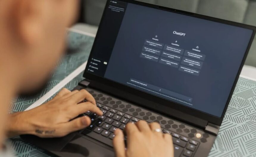 'భయంకర' వ్యాపార ఆలోచన కోసం చాట్‌గ్ప్ట్ మనిషి ఉద్యోగం నుండి తప్పుకోకుండా మాట్లాడుతుంది