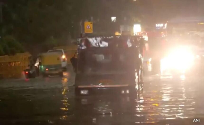 భారీ వర్షం, Delhi ిల్లీ-ఎన్‌సిఆర్‌లో దుమ్ము తుఫాను, ఫ్లైట్ ఆప్స్ హిట్