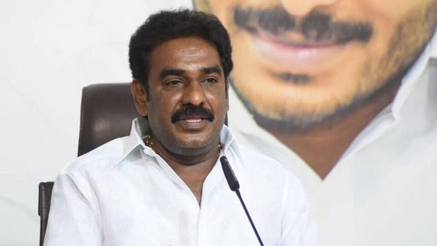 మాచర్ల టీడీపీ నాయకుల హత్య ఘటనలో ఊహించని ఊహించని ట్విస్ట్ .. పిన్నెల్లి బ్రదర్స్‌పై కేసు కేసు!