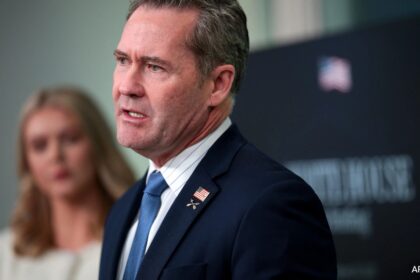 మైక్ వాల్ట్జ్ యుఎన్ ఎన్వాయ్ అని పేరు పెట్టారు, రూబియో తాత్కాలిక జాతీయ భద్రతా సలహాదారుడు అవుతాడు