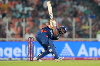 రిషబ్ పంత్ ఎల్‌ఎస్‌జి వర్సెస్ జిటి కోసం నో-లుక్ సిక్స్‌ను స్లామ్ చేస్తుంది. షాట్ వైరల్ అవుతుంది. చూడండి