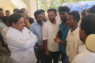 రైతులను ఇబ్బందులకు గురిచేస్తే చర్యలు చర్యలు