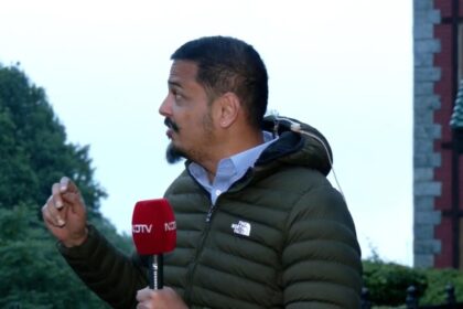 శ్రీనగర్లో ఎన్డిటివి లైవ్ రిపోర్ట్ సందర్భంగా బహుళ పేలుళ్లు