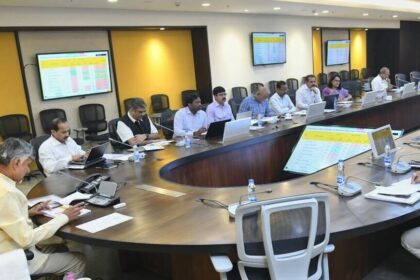 హైదరాబాద్ లేని లోటు లోటు పూడ్చు కోవాలి .. ఎక్సైజ్ ఎక్సైజ్ ఆదాయం పెరగాలి .. ఆదాయార్జనపై ఆదాయార్జనపై సీఎం చంద్రబాబు.